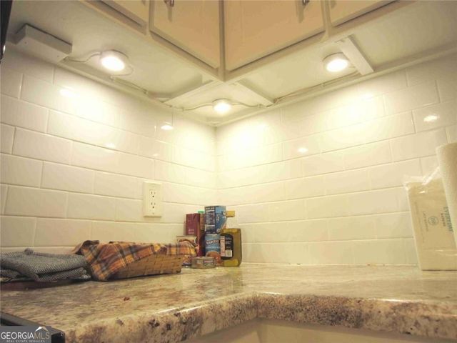 11 Cantey Place NW, Atlanta, GA 30327
