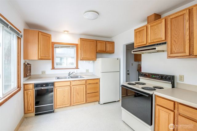 828 S Hawthorne Street, Tacoma, WA 98465
