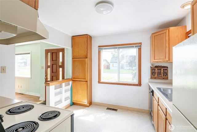 828 S Hawthorne Street, Tacoma, WA 98465