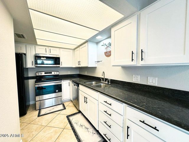 9054 N 51ST Lane, Glendale, AZ 85302