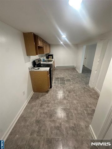19 Montrose Terrace Ground Floor, Irvington, NJ 07111