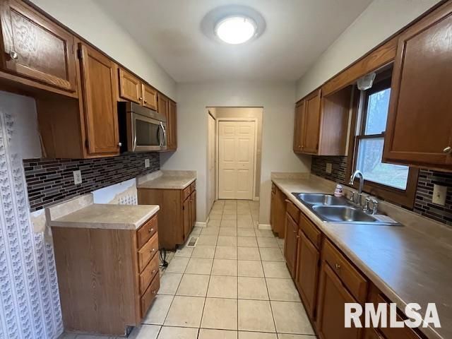 101 N LAWRENCE Street, Desoto, IL 62924