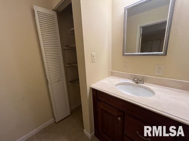 101 N LAWRENCE Street, Desoto, IL 62924