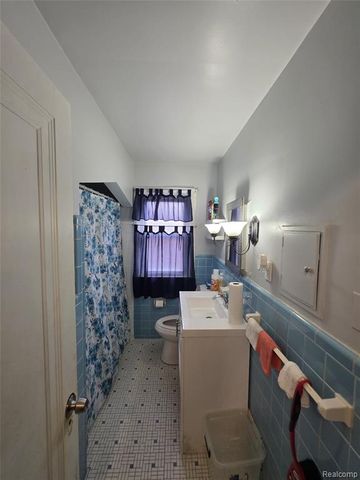 15419 Young Street, Detroit, MI 48205