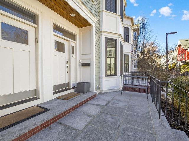 213 Lamartine St 213A, Boston, MA 02130