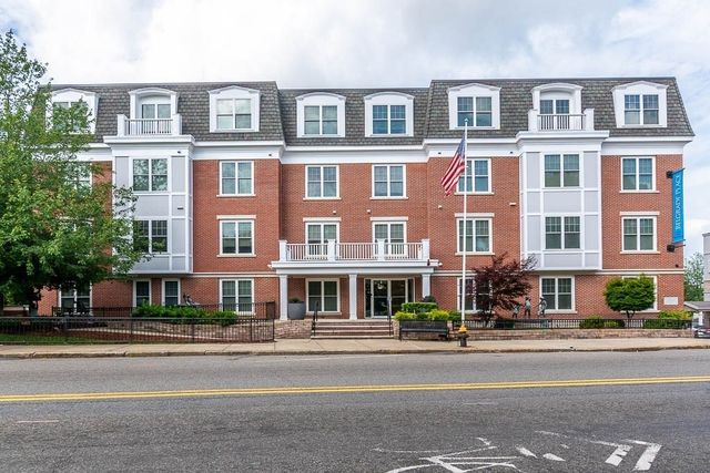 446 Belgrade Ave 208, Boston, MA 02132