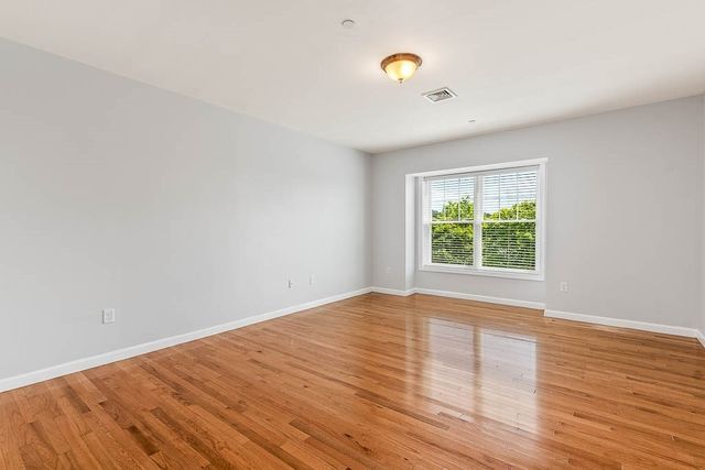 446 Belgrade Ave 208, Boston, MA 02132