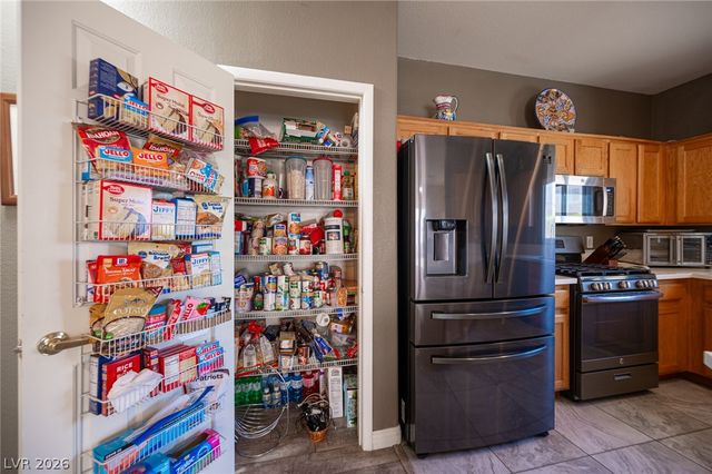 6313 Sandy Ridge Street 101, North Las Vegas, NV 89081