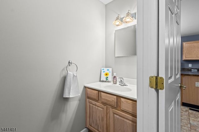 13 Cranberry Ledge Rd, Byram Twp., NJ 07821