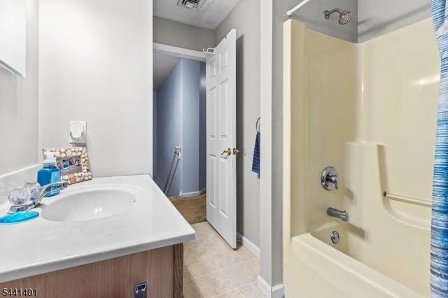 13 Cranberry Ledge Rd, Byram Twp., NJ 07821