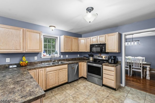 13 Cranberry Ledge Rd, Byram Twp., NJ 07821