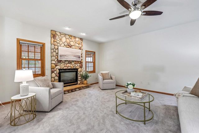 1148 Bluebird Trail, Waunakee, WI 53597