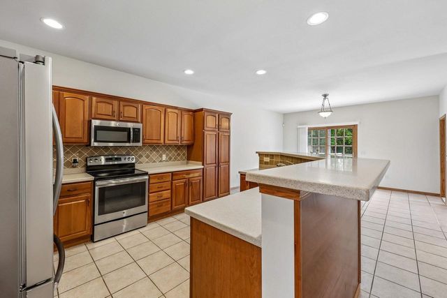 1148 Bluebird Trail, Waunakee, WI 53597