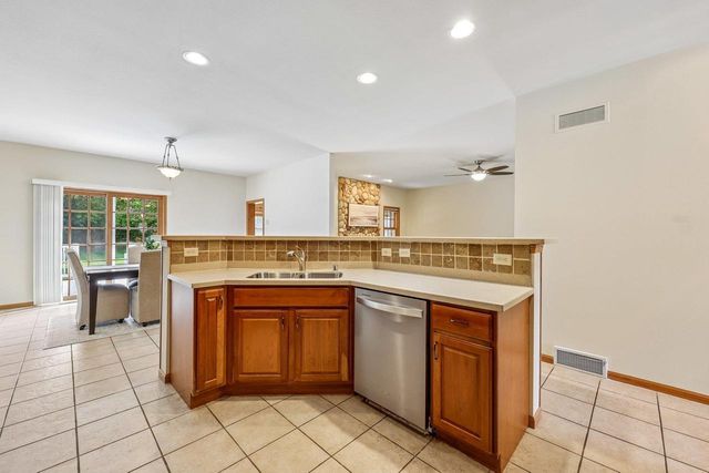 1148 Bluebird Trail, Waunakee, WI 53597