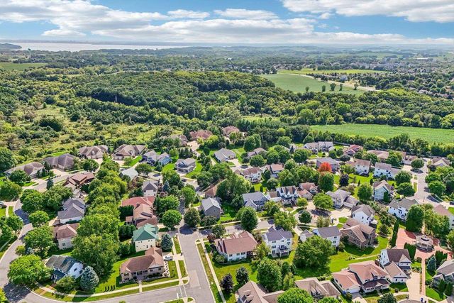 1148 Bluebird Trail, Waunakee, WI 53597