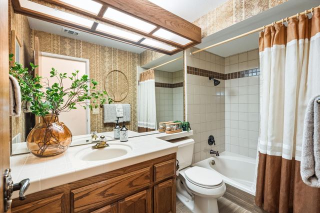 8035 Kingswood Dr, Citrus Heights, CA 95610