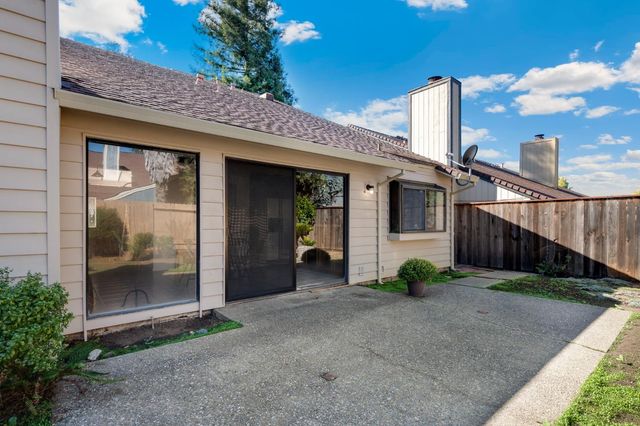 8035 Kingswood Dr, Citrus Heights, CA 95610