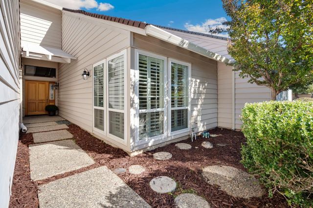 8035 Kingswood Dr, Citrus Heights, CA 95610