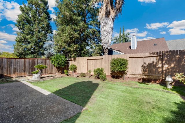 8035 Kingswood Dr, Citrus Heights, CA 95610
