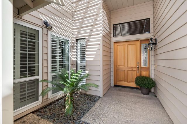 8035 Kingswood Dr, Citrus Heights, CA 95610