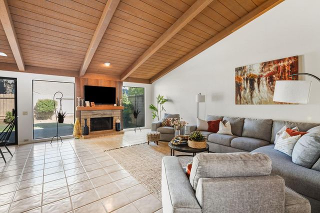 8035 Kingswood Dr, Citrus Heights, CA 95610