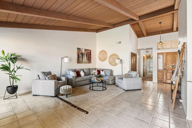 8035 Kingswood Dr, Citrus Heights, CA 95610