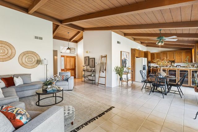 8035 Kingswood Dr, Citrus Heights, CA 95610