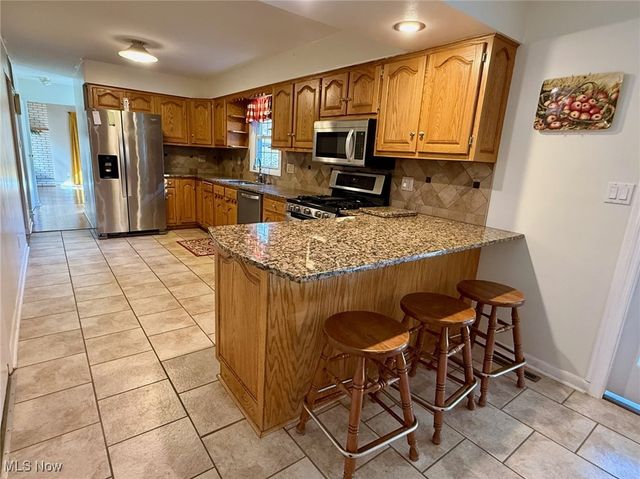 120 Woodcrest Dr, Marietta, OH 45750