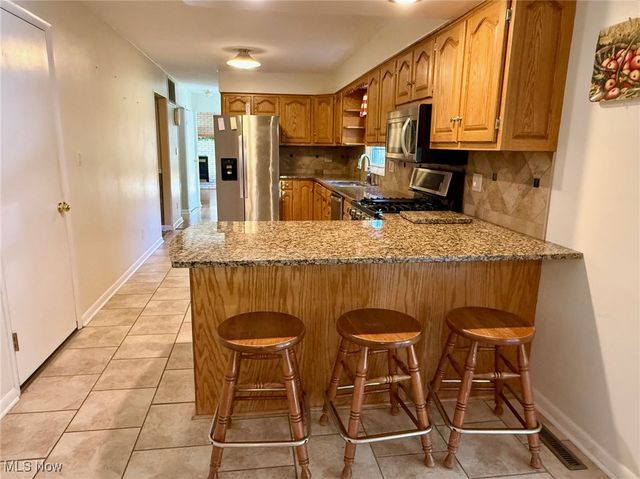 120 Woodcrest Dr, Marietta, OH 45750