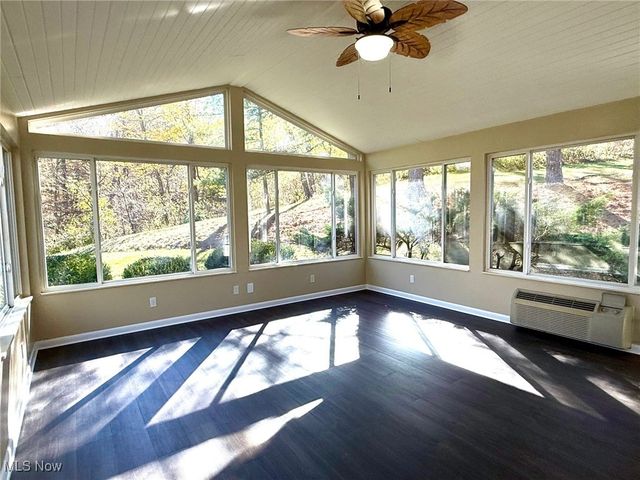 120 Woodcrest Dr, Marietta, OH 45750