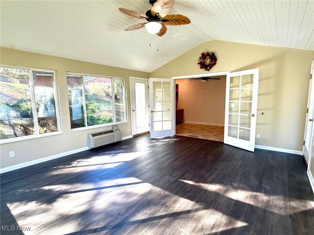 120 Woodcrest Dr, Marietta, OH 45750