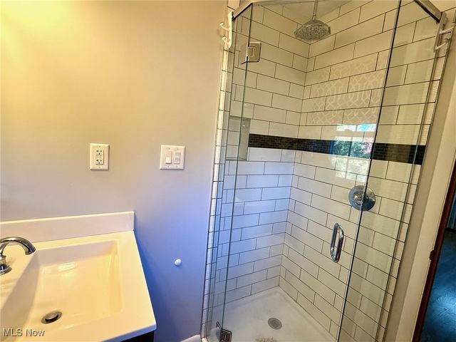 120 Woodcrest Dr, Marietta, OH 45750