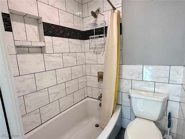 120 Woodcrest Dr, Marietta, OH 45750