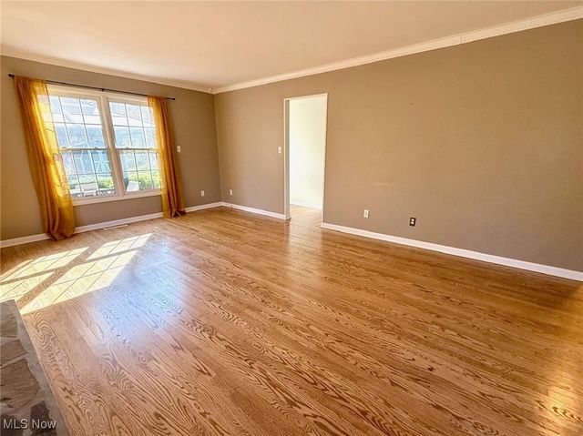 120 Woodcrest Dr, Marietta, OH 45750