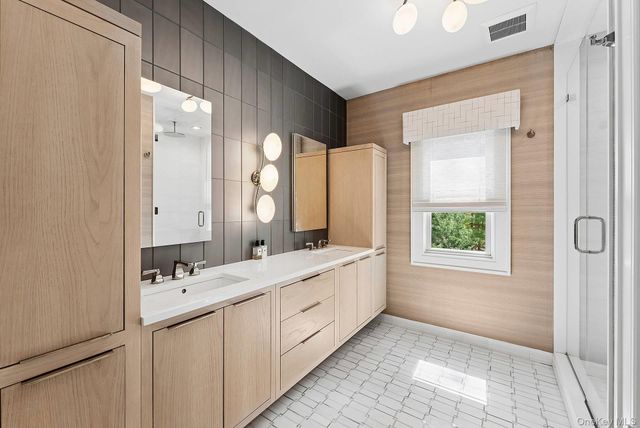 1 Fox Crossing, Sag Harbor, NY 11963
