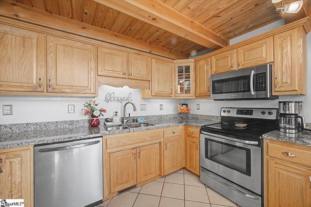 1113 Dickson Road, Campobello, SC 29322