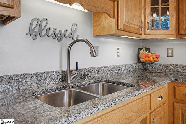 1113 Dickson Road, Campobello, SC 29322