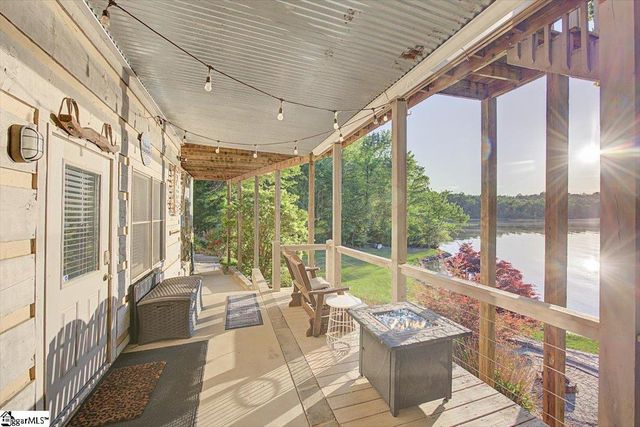 1113 Dickson Road, Campobello, SC 29322