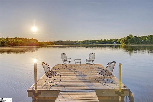 1113 Dickson Road, Campobello, SC 29322