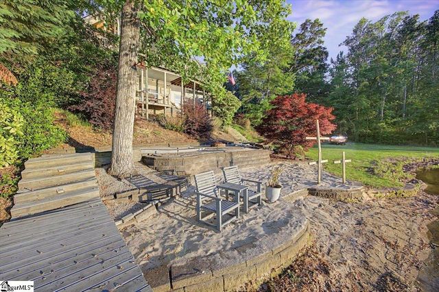 1113 Dickson Road, Campobello, SC 29322