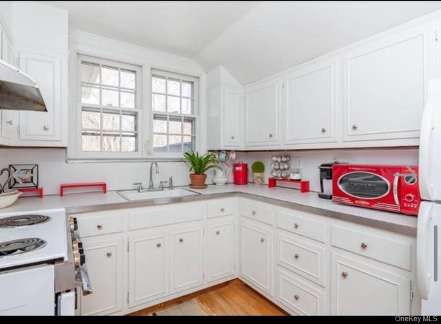 1680 N Sea Road, Southampton, NY 11968