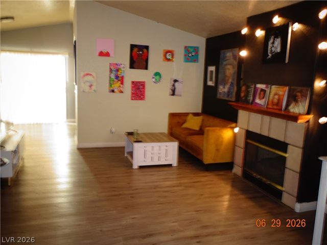 5424 Geneive Lane 105, Las Vegas, NV 89108
