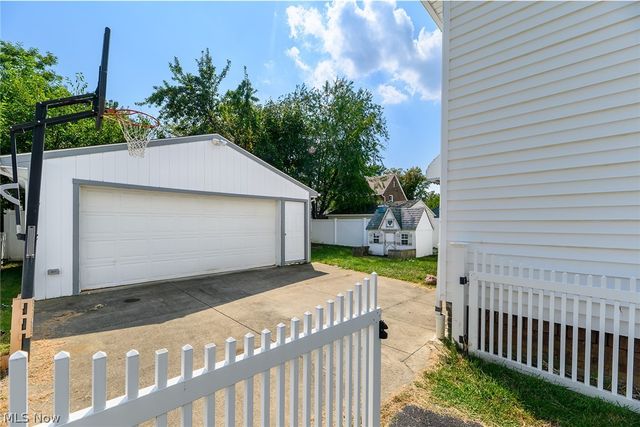 1480 Huguelet Street, Akron, OH 44305