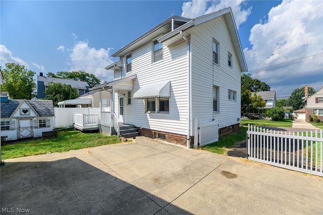 1480 Huguelet Street, Akron, OH 44305