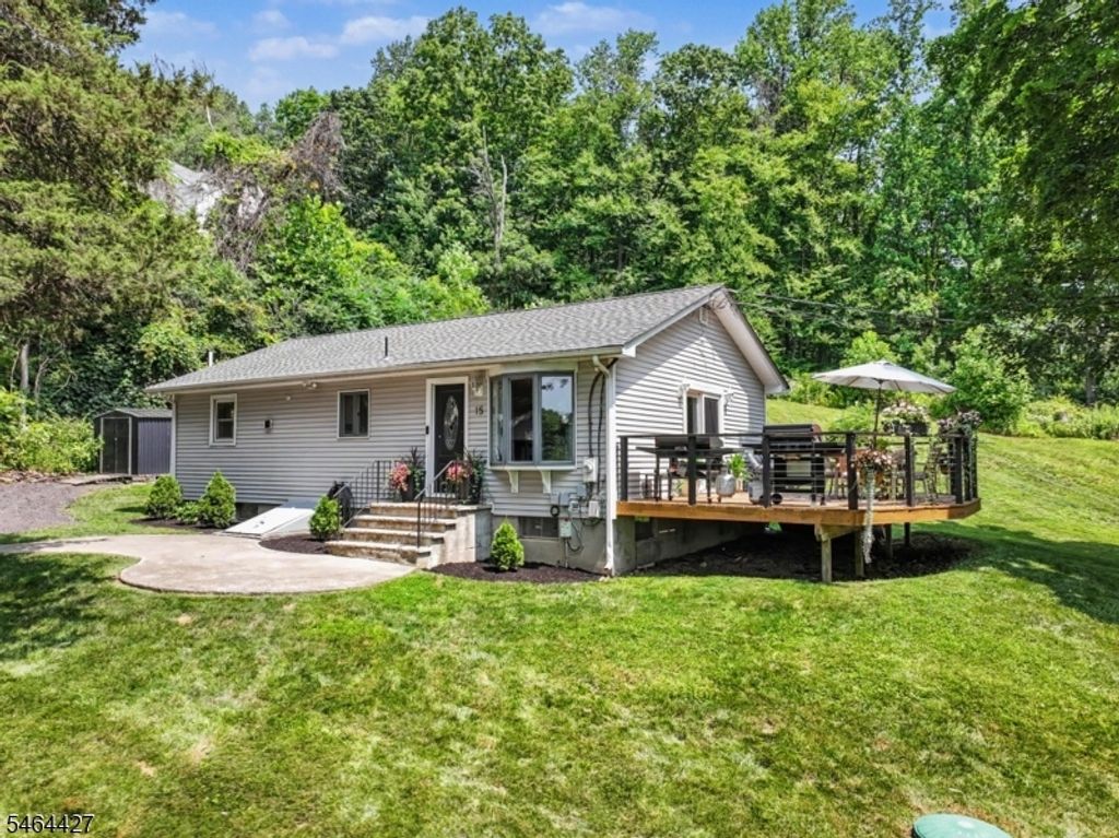15 Phlox Ter, Vernon Twp., NJ 07418 — exterior