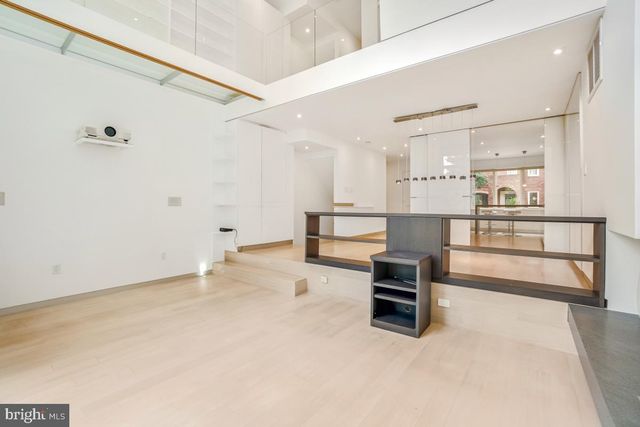 3927 GEORGETOWN CT NW, Washington, DC 20007