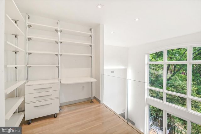 3927 GEORGETOWN CT NW, Washington, DC 20007