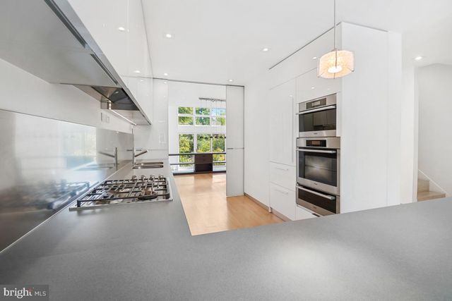 3927 GEORGETOWN CT NW, Washington, DC 20007