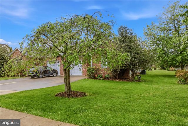 309 BROOKLINE DR, Charles Town, WV 25414