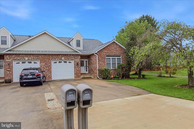 309 BROOKLINE DR, Charles Town, WV 25414